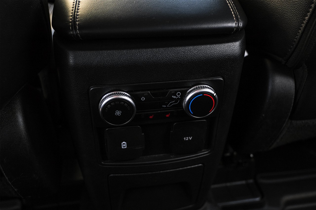 Ford Explorer Vehicle Main Gallery Image 37