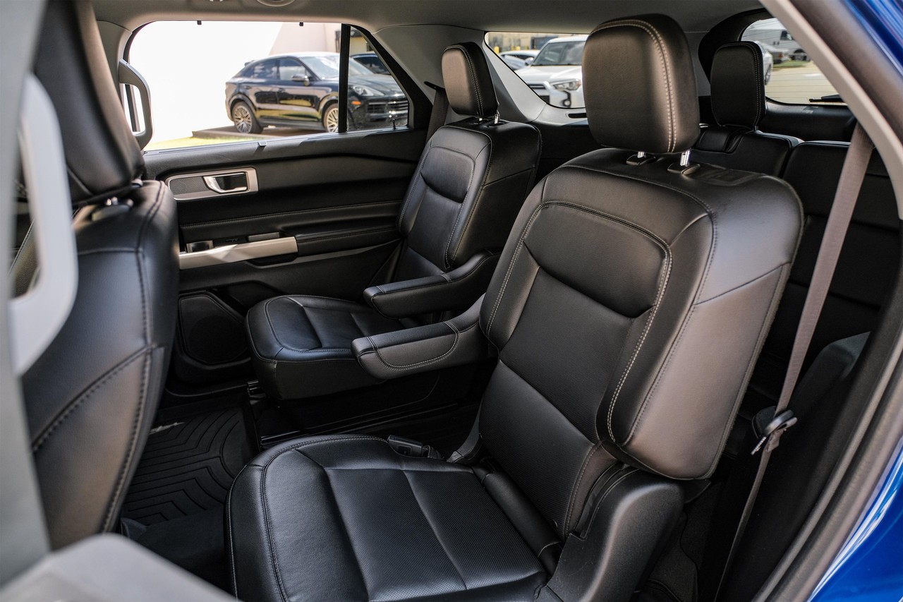 Ford Explorer Vehicle Main Gallery Image 39