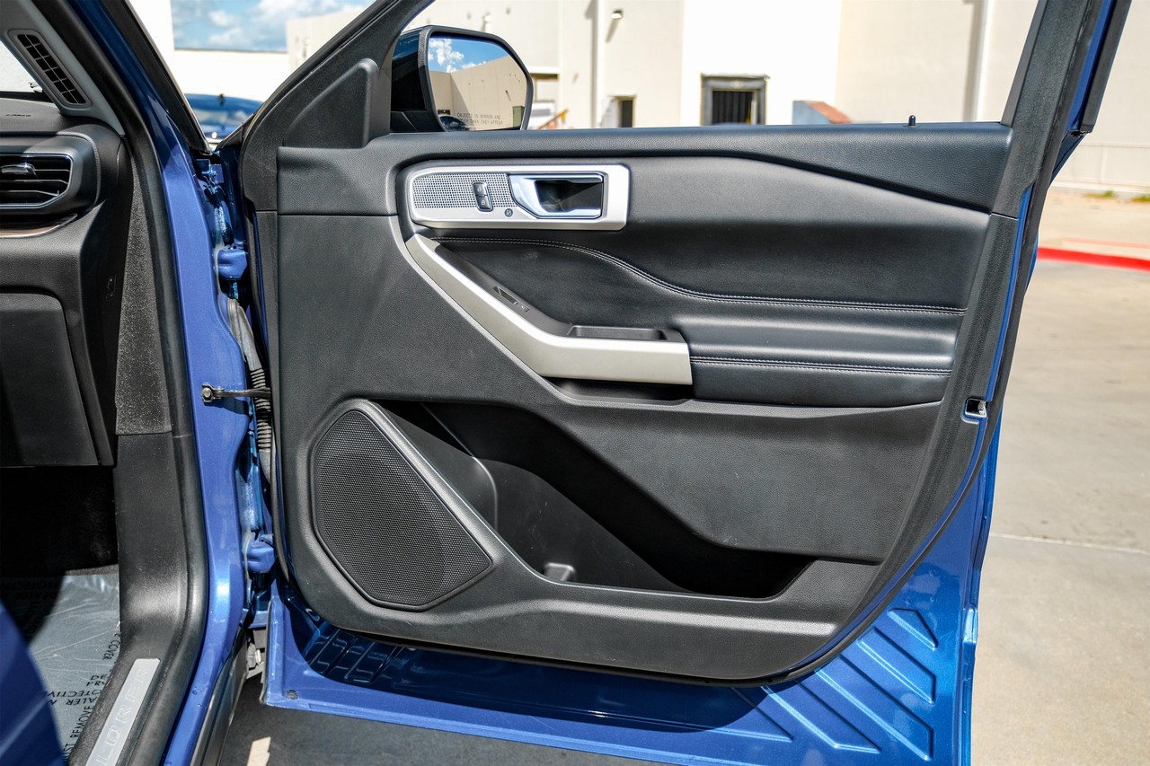 Ford Explorer Vehicle Main Gallery Image 44