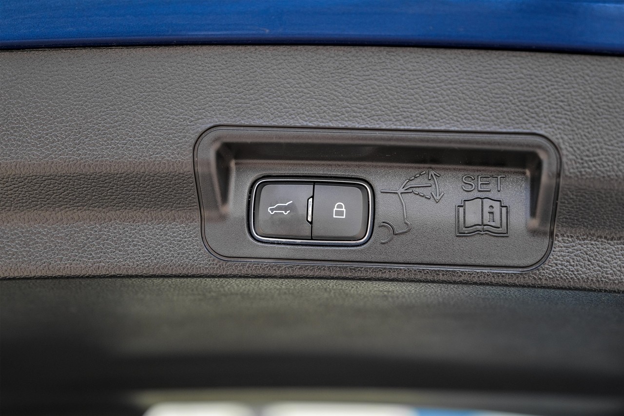 Ford Explorer Vehicle Main Gallery Image 51
