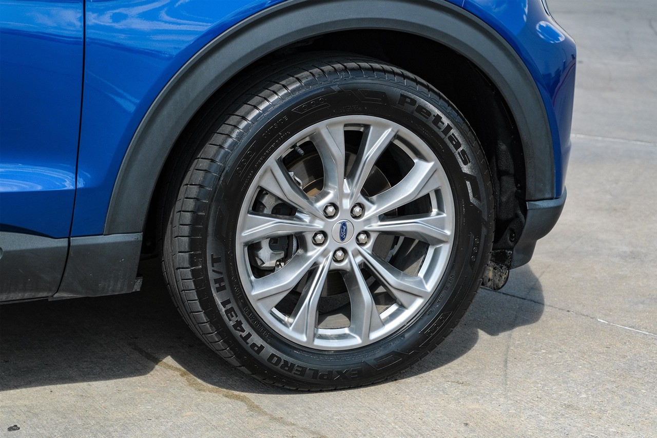 Ford Explorer Vehicle Main Gallery Image 53
