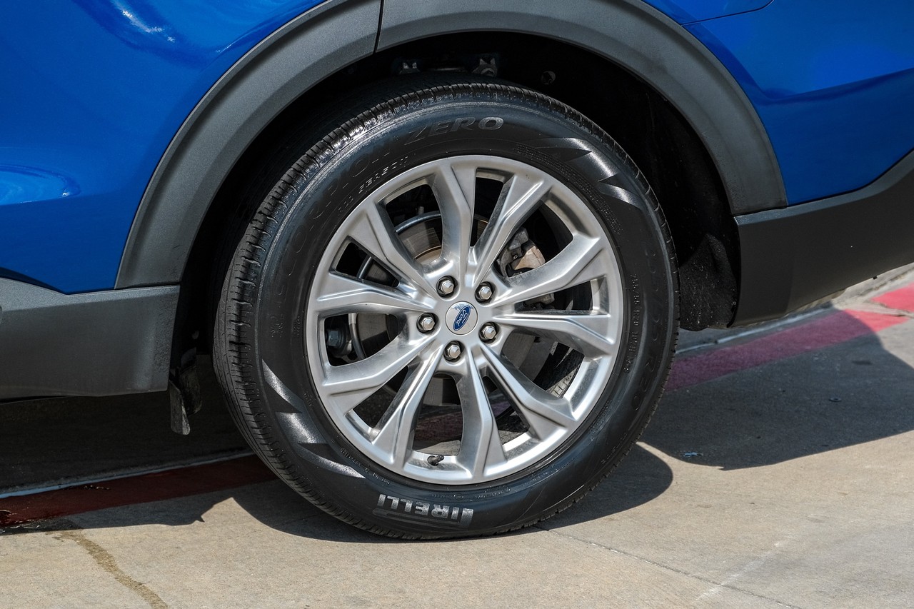Ford Explorer Vehicle Main Gallery Image 55