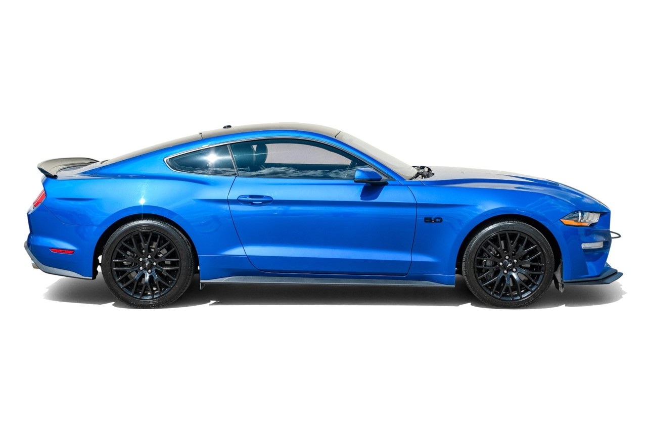 Ford Mustang Vehicle Main Gallery Image 07