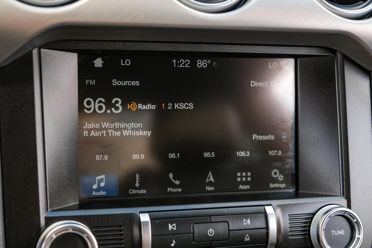 Ford Mustang Vehicle Main Gallery Image 28