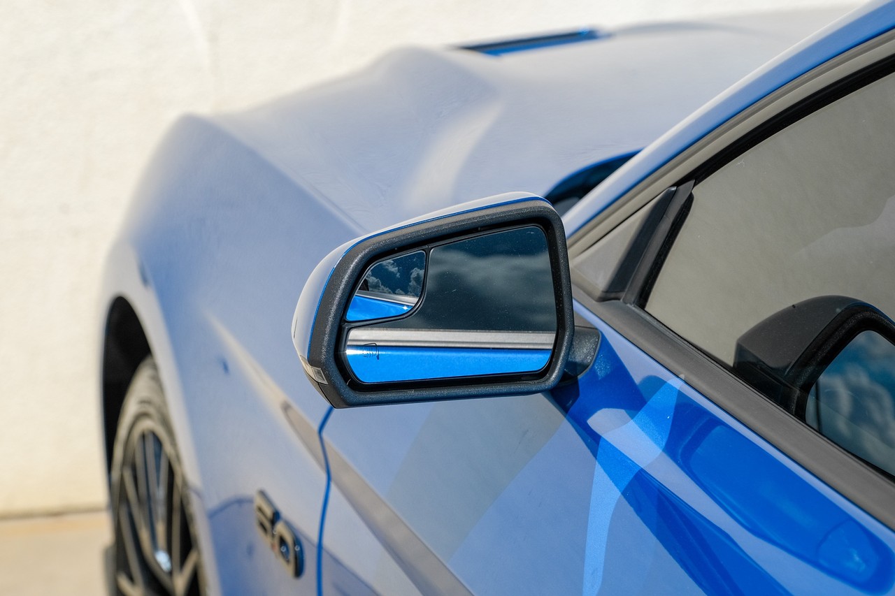 Ford Mustang Vehicle Main Gallery Image 36