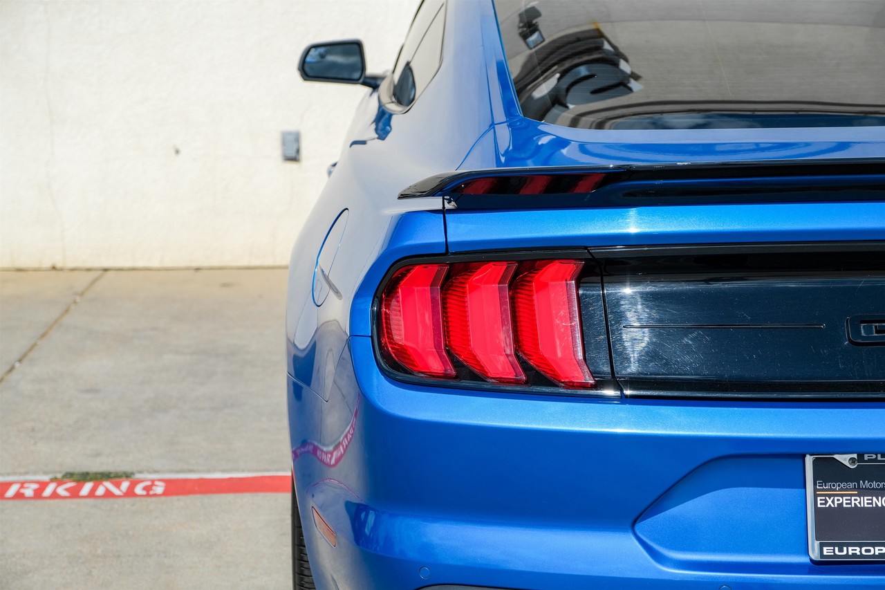 Ford Mustang Vehicle Main Gallery Image 41