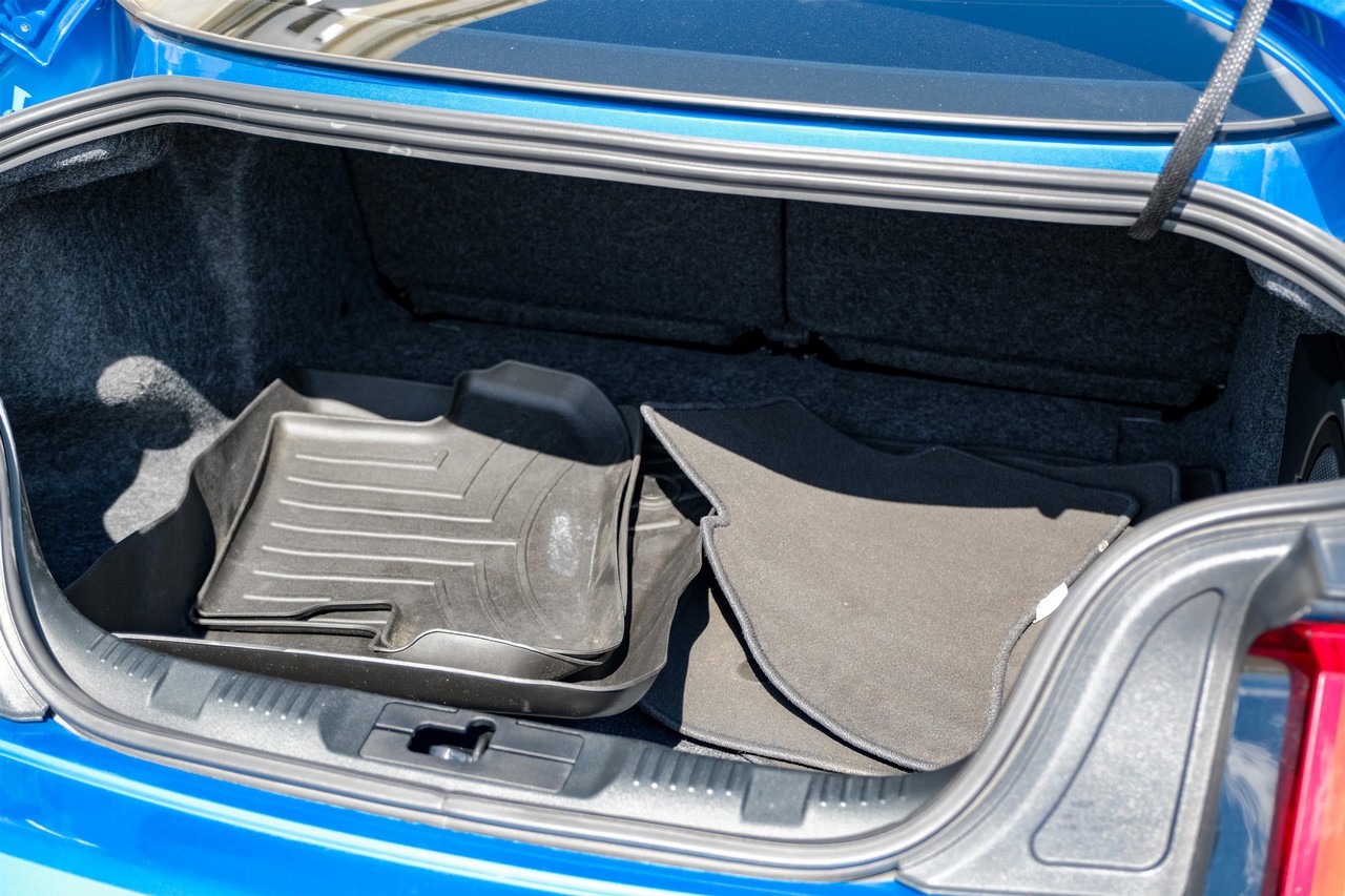 Ford Mustang Vehicle Main Gallery Image 42