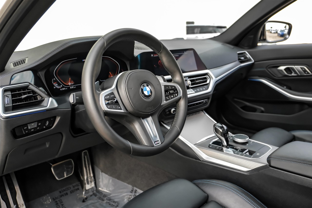 BMW 3 Series Vehicle Main Gallery Image 03