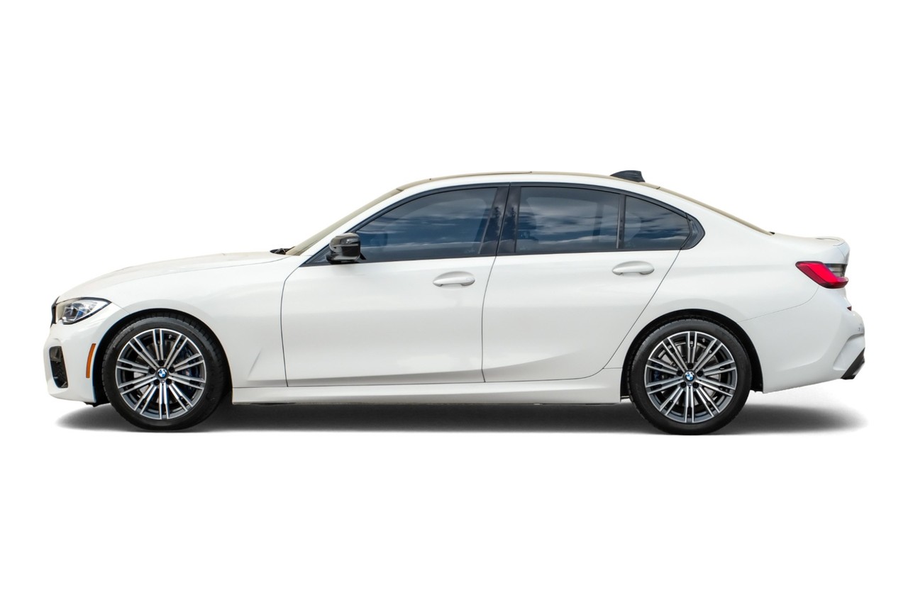 BMW 3 Series Vehicle Main Gallery Image 12