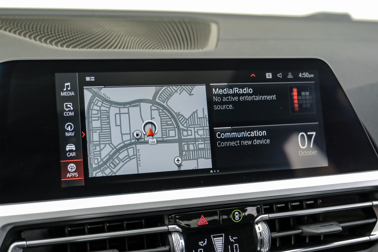 BMW 3 Series Vehicle Main Gallery Image 24