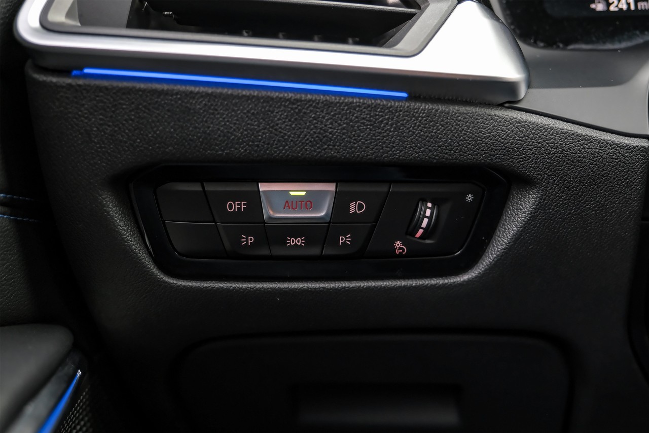 BMW 3 Series Vehicle Main Gallery Image 29