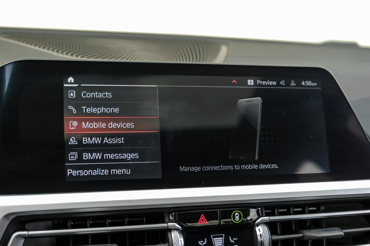 BMW 3 Series Vehicle Main Gallery Image 33