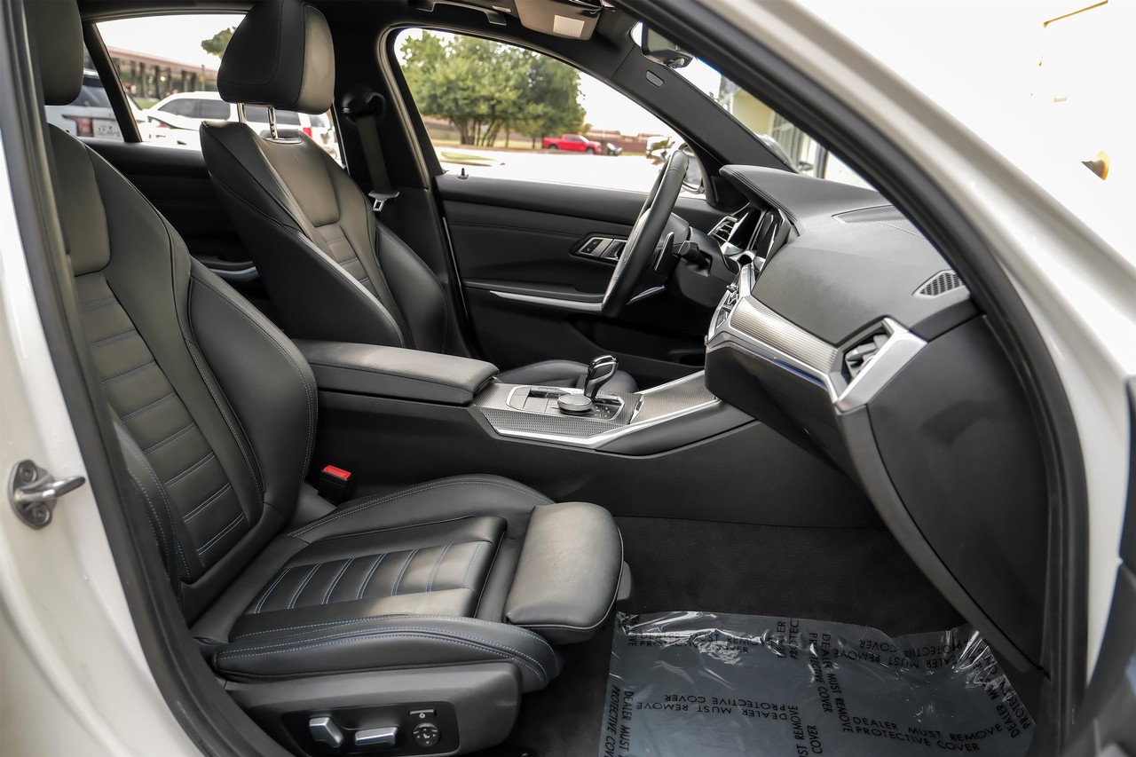 BMW 3 Series Vehicle Main Gallery Image 36