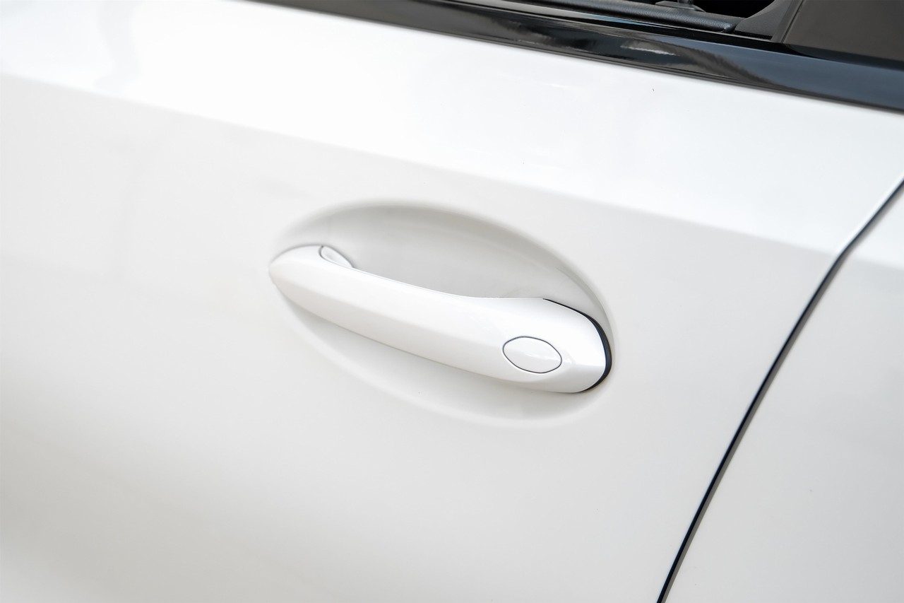 BMW 3 Series Vehicle Main Gallery Image 43