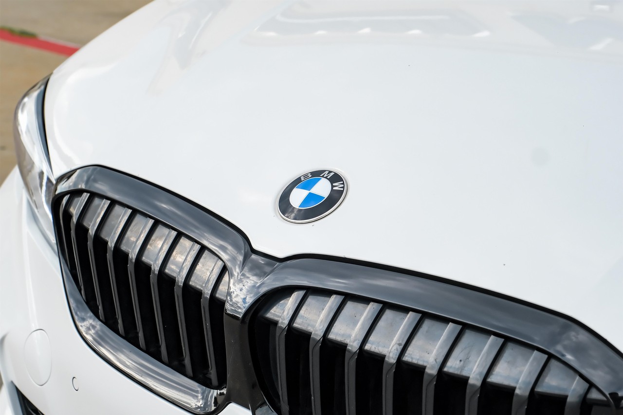 BMW 3 Series Vehicle Main Gallery Image 51