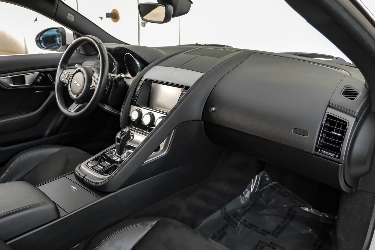 Jaguar F-Type Vehicle Main Gallery Image 12