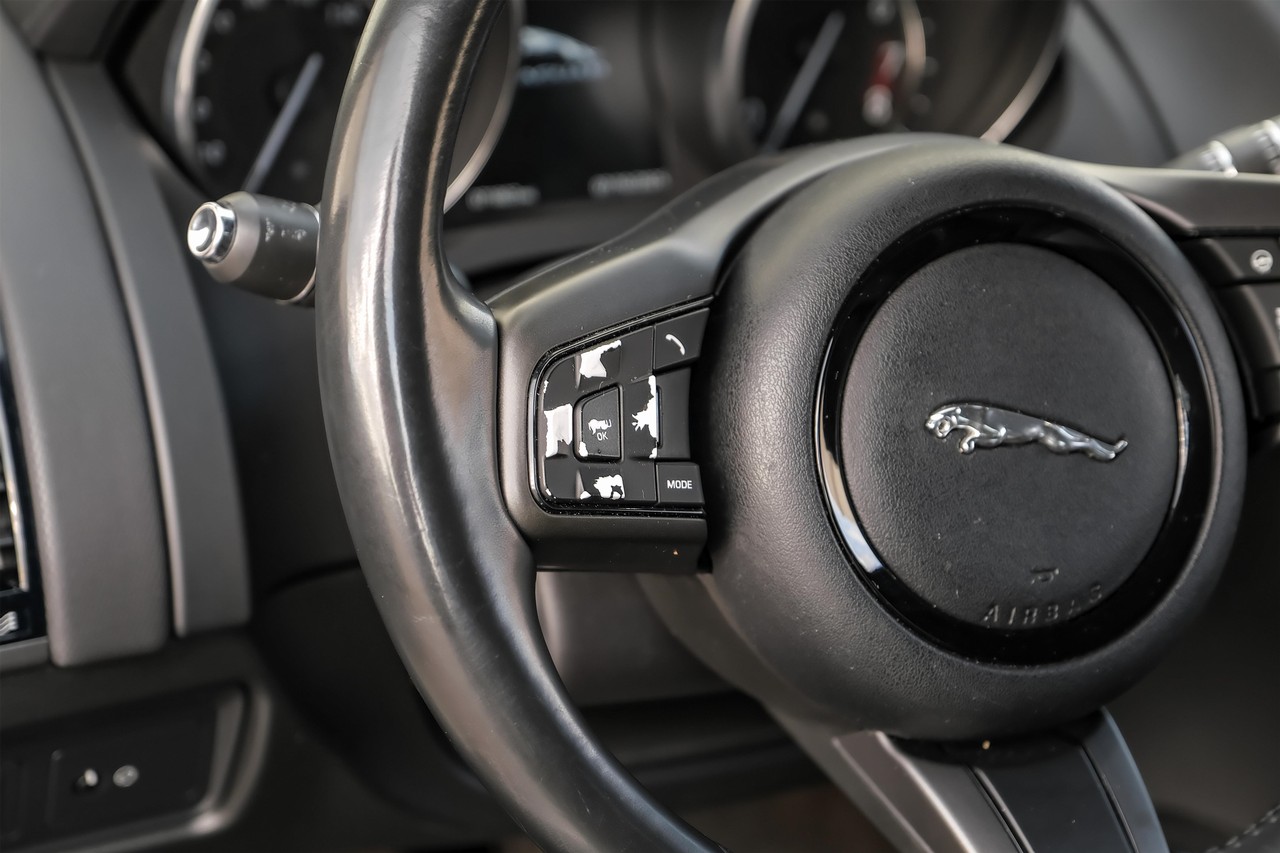 Jaguar F-Type Vehicle Main Gallery Image 14