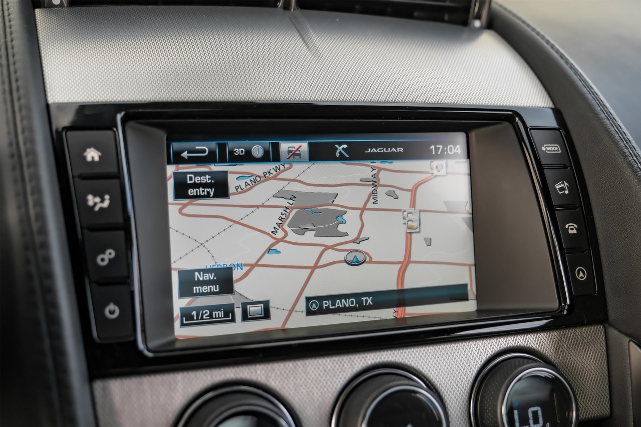 Jaguar F-Type Vehicle Main Gallery Image 19