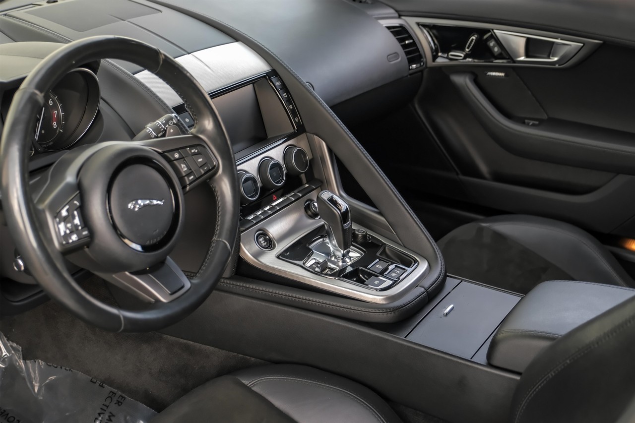 Jaguar F-Type Vehicle Main Gallery Image 20