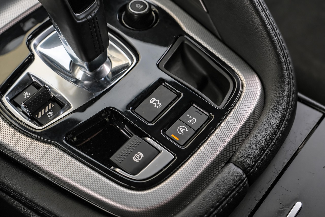Jaguar F-Type Vehicle Main Gallery Image 21