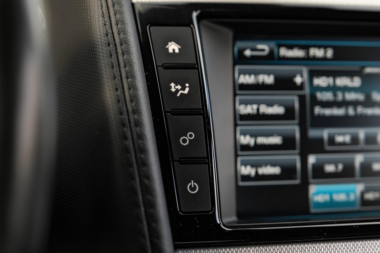 Jaguar F-Type Vehicle Main Gallery Image 22