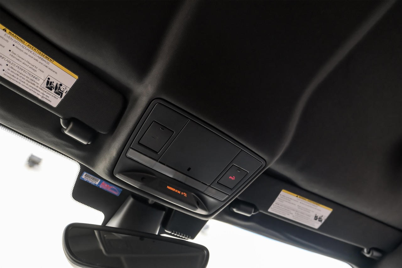 Jaguar F-Type Vehicle Main Gallery Image 25