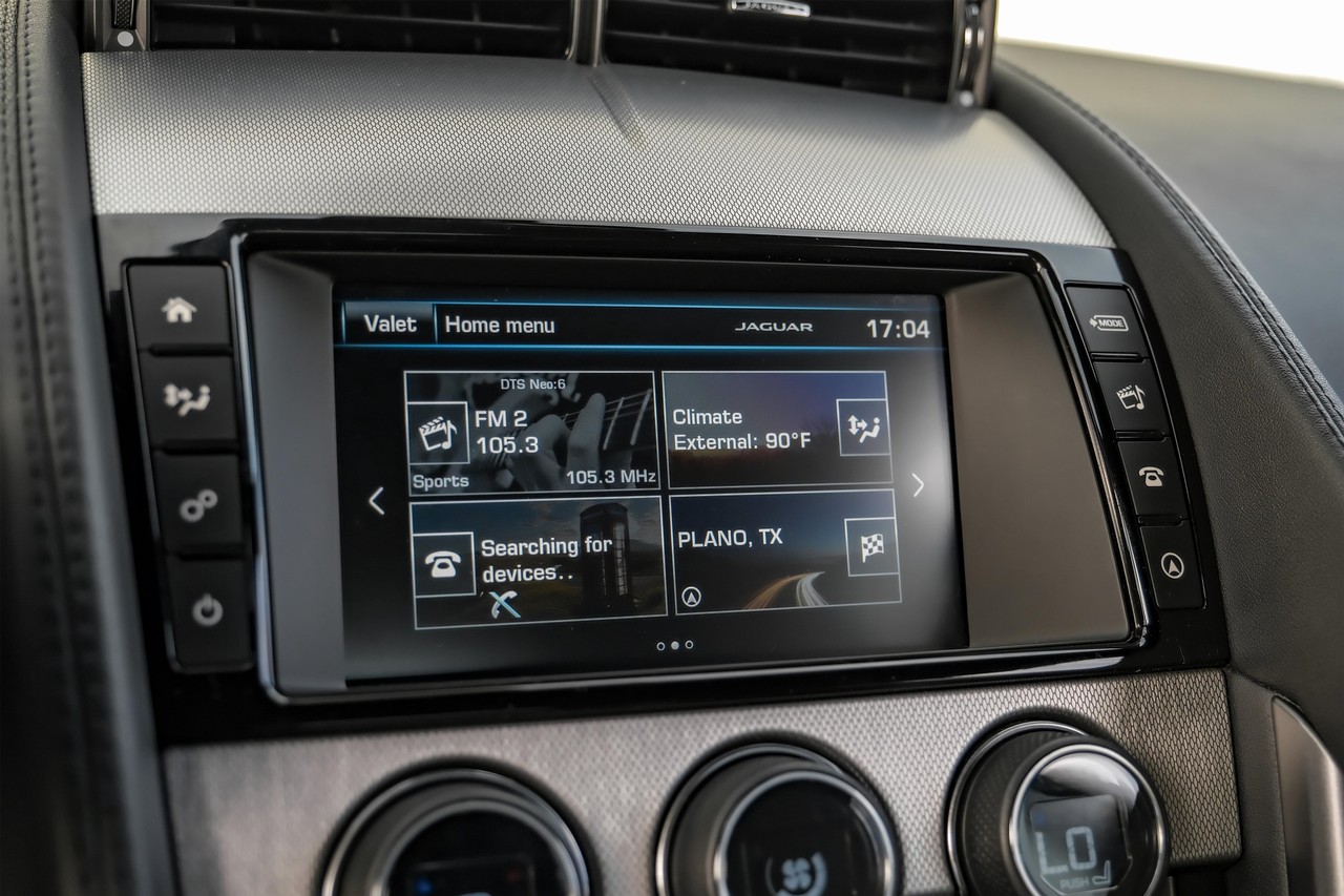 Jaguar F-Type Vehicle Main Gallery Image 27