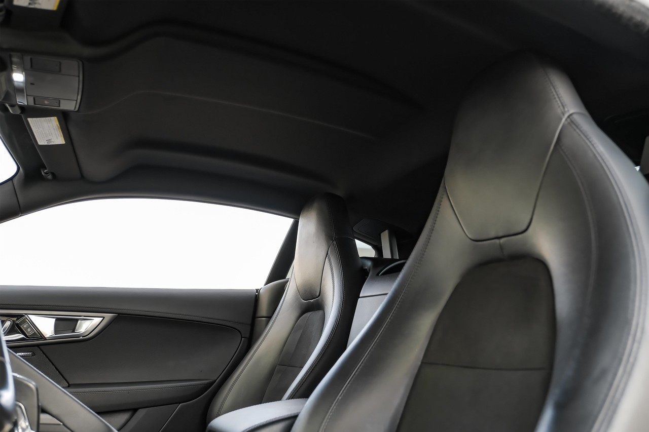 Jaguar F-Type Vehicle Main Gallery Image 32