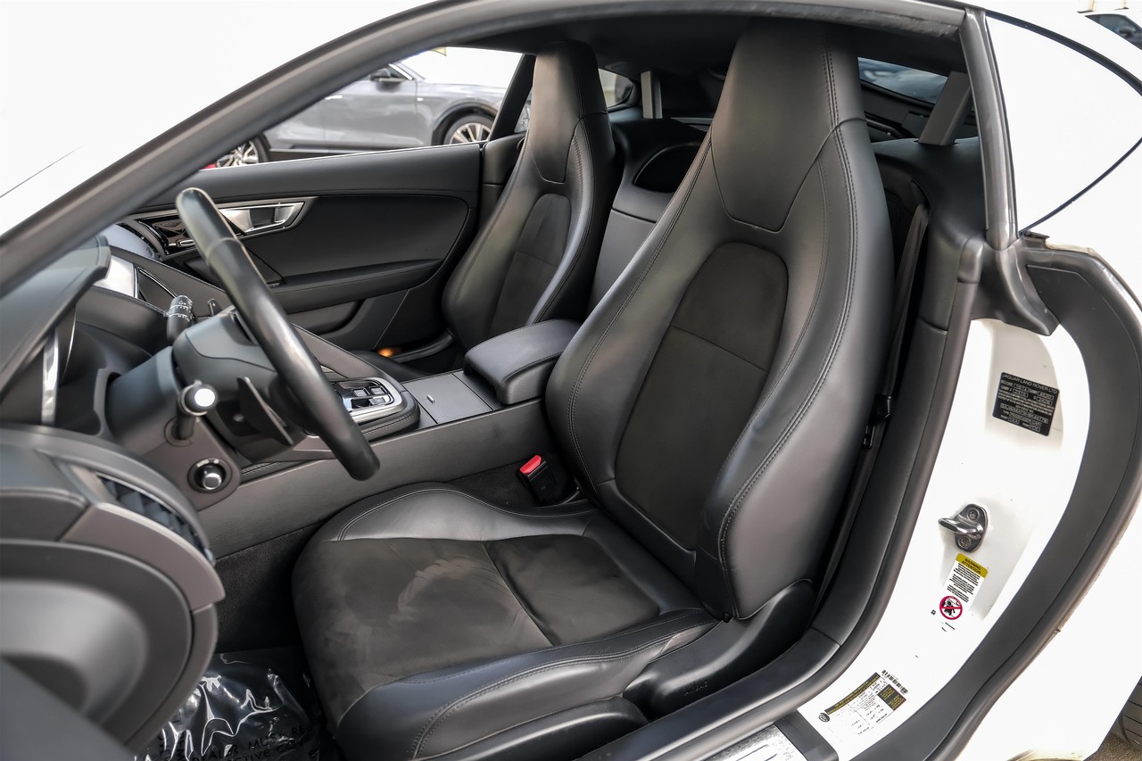 Jaguar F-Type Vehicle Main Gallery Image 33