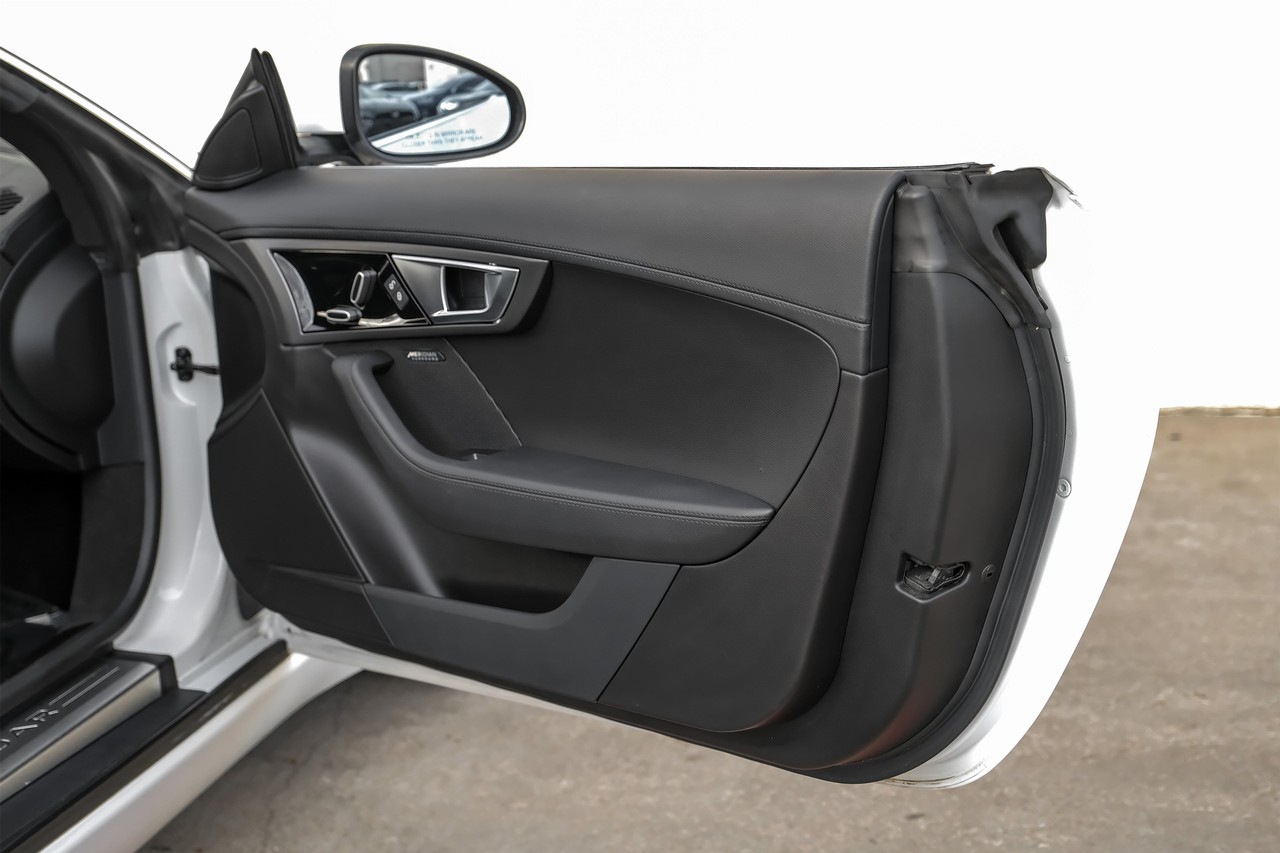 Jaguar F-Type Vehicle Main Gallery Image 41