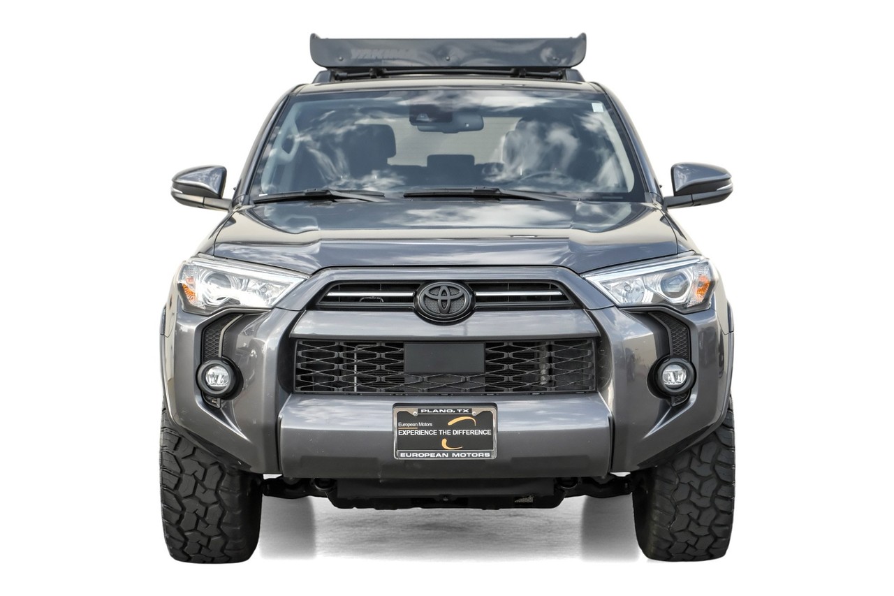 Toyota 4Runner Vehicle Main Gallery Image 06