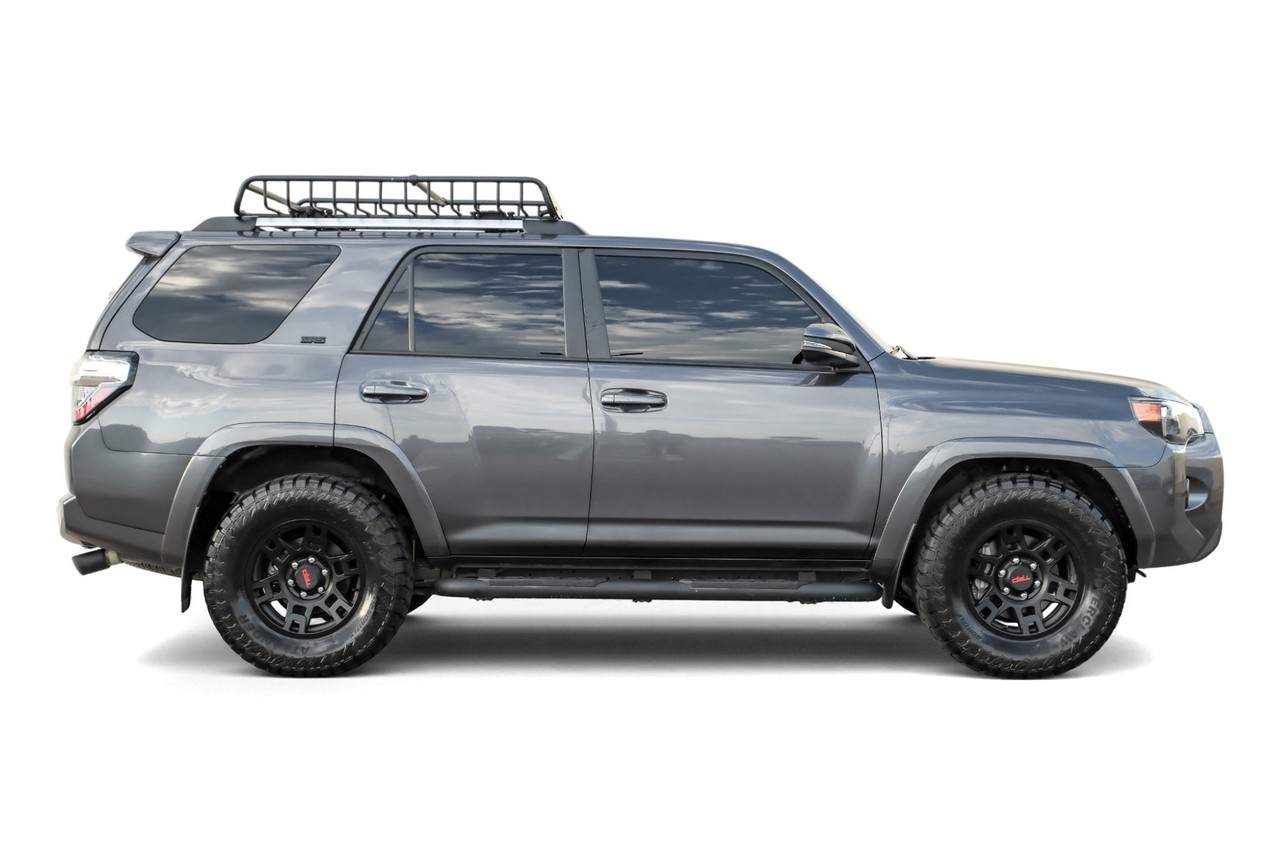 2023 Toyota 4Runner SR5 Premium photo 3