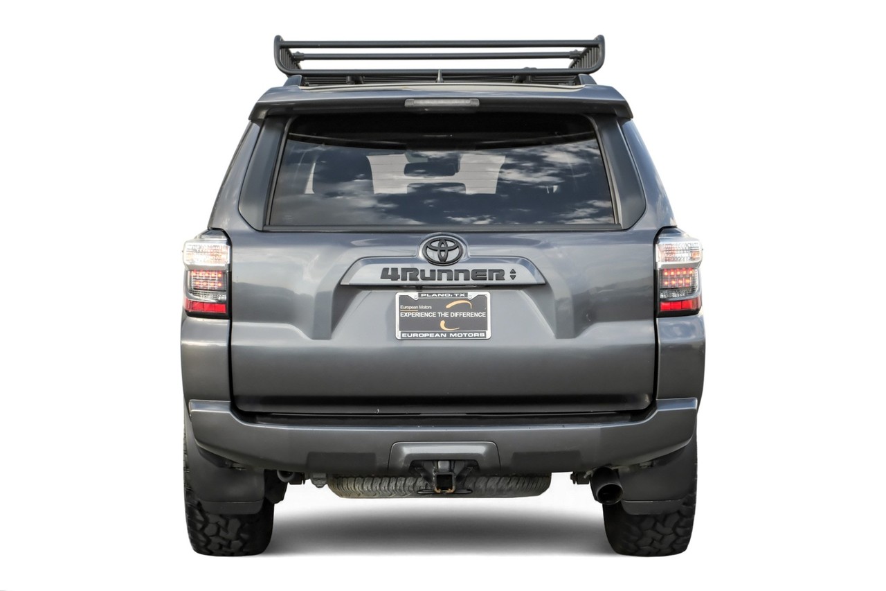Toyota 4Runner Vehicle Main Gallery Image 10