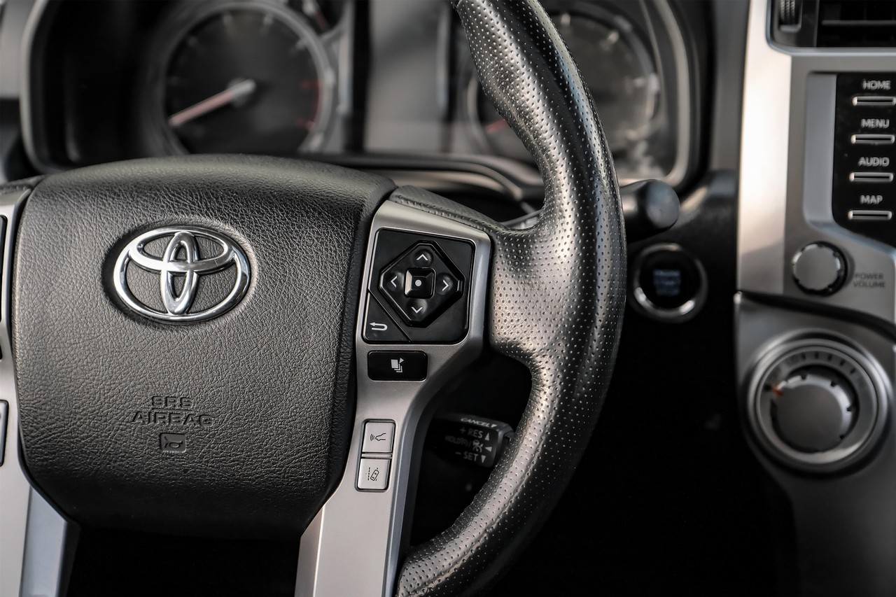 Toyota 4Runner Vehicle Main Gallery Image 18