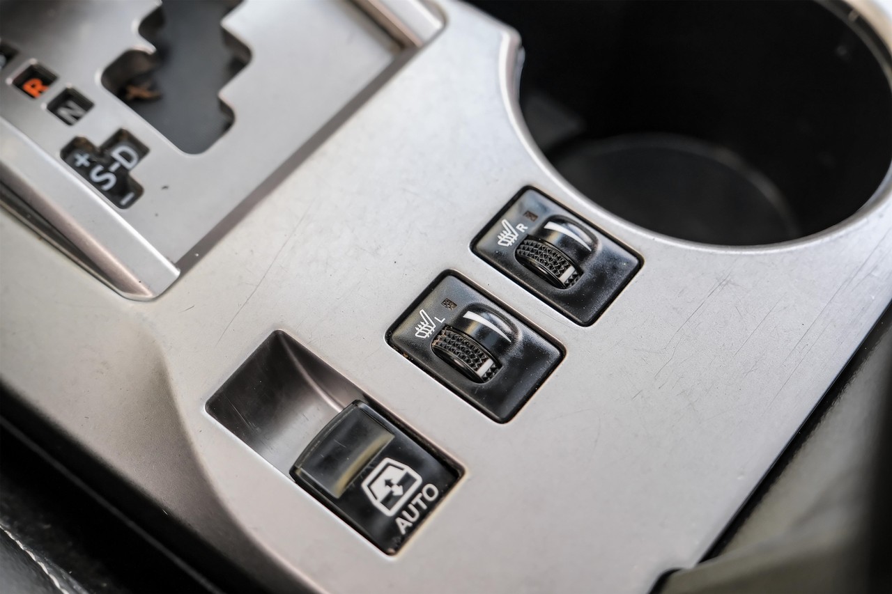 Toyota 4Runner Vehicle Main Gallery Image 25