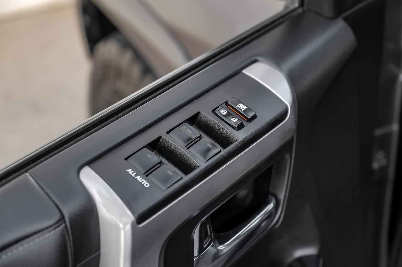 Toyota 4Runner Vehicle Main Gallery Image 41