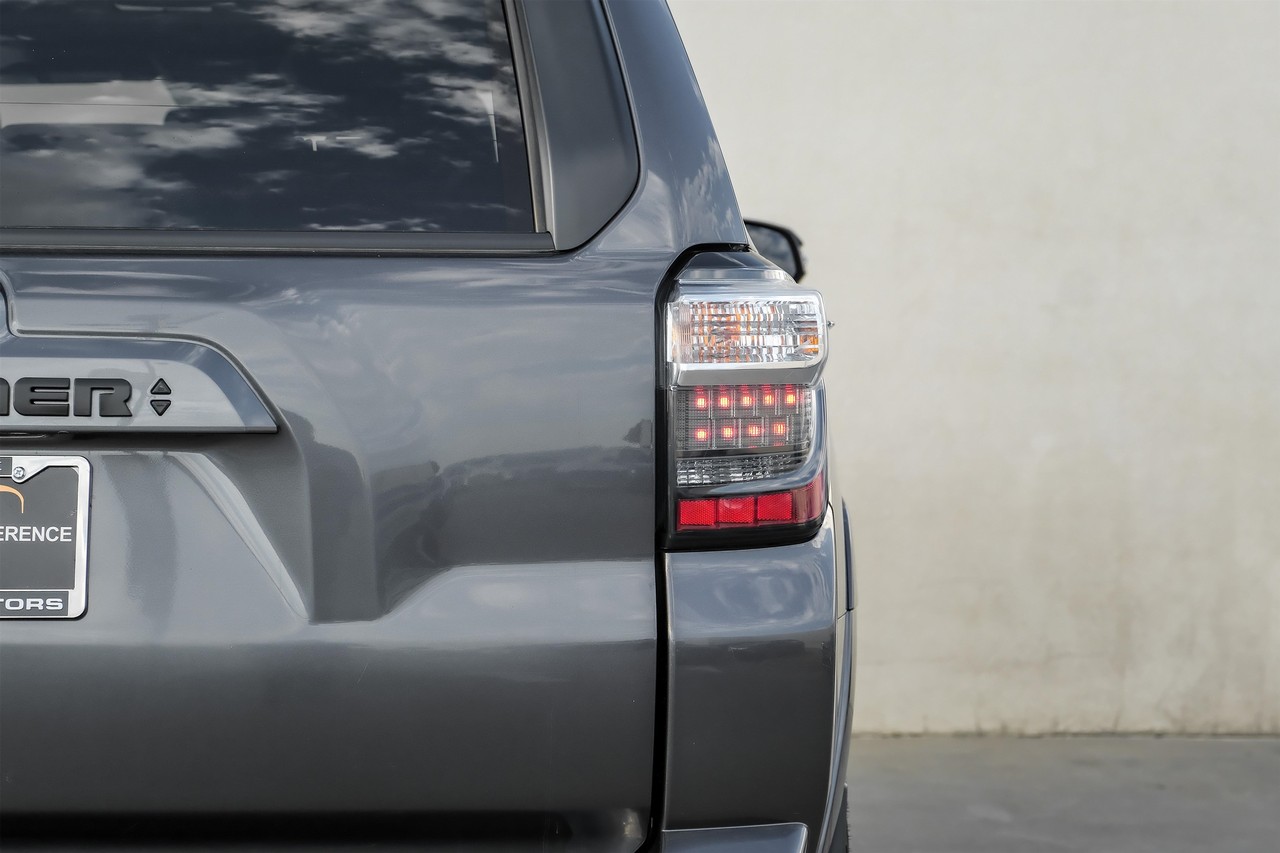 Toyota 4Runner Vehicle Main Gallery Image 46