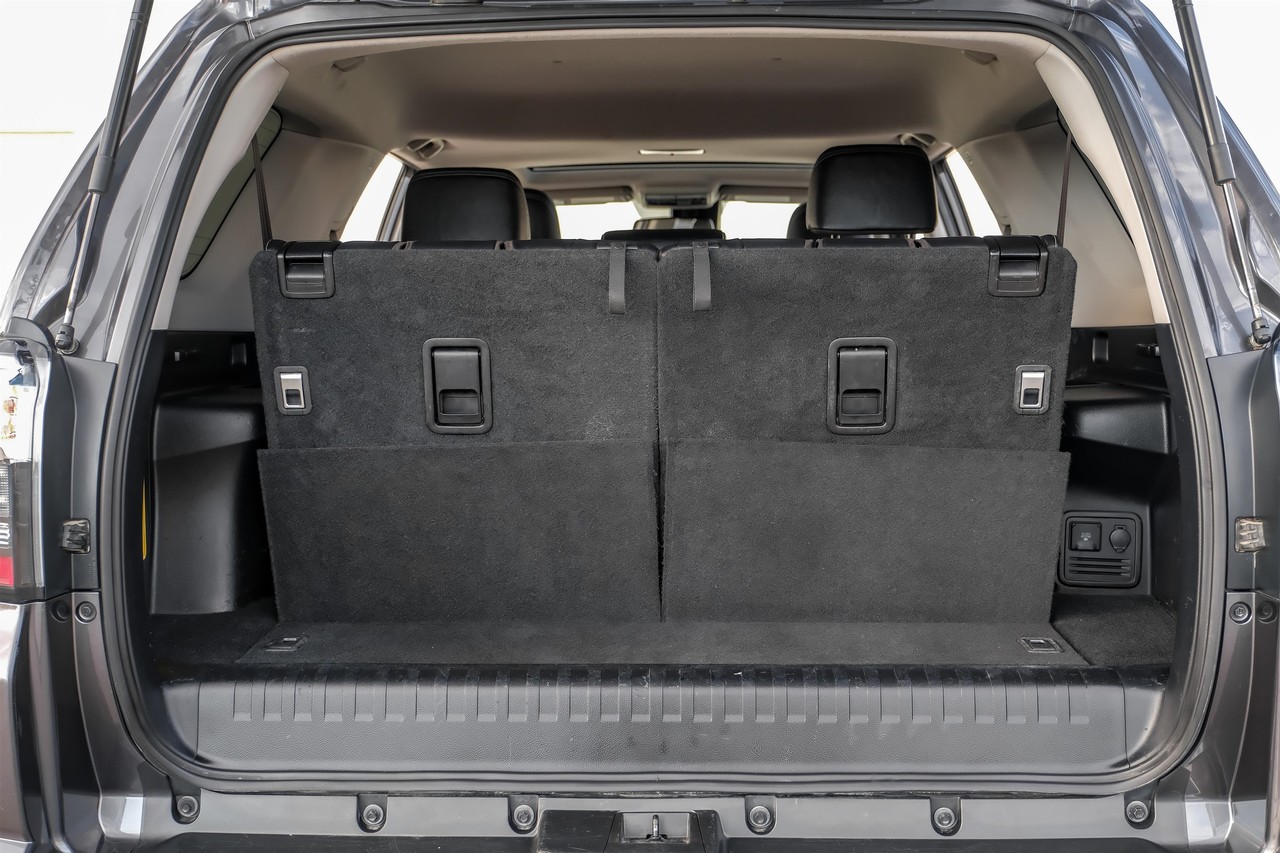 Toyota 4Runner Vehicle Main Gallery Image 48