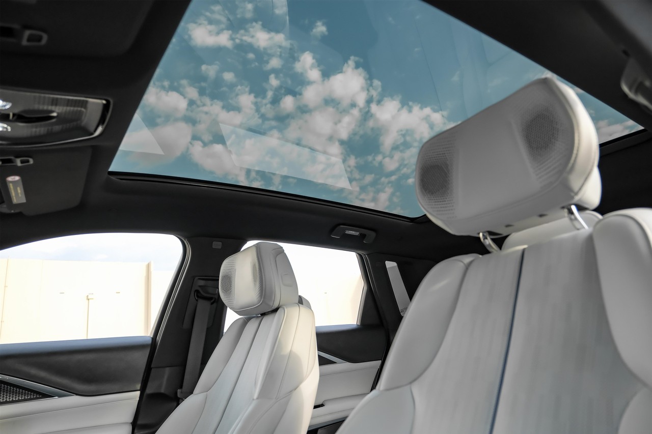 Cadillac LYRIQ Vehicle Main Gallery Image 05