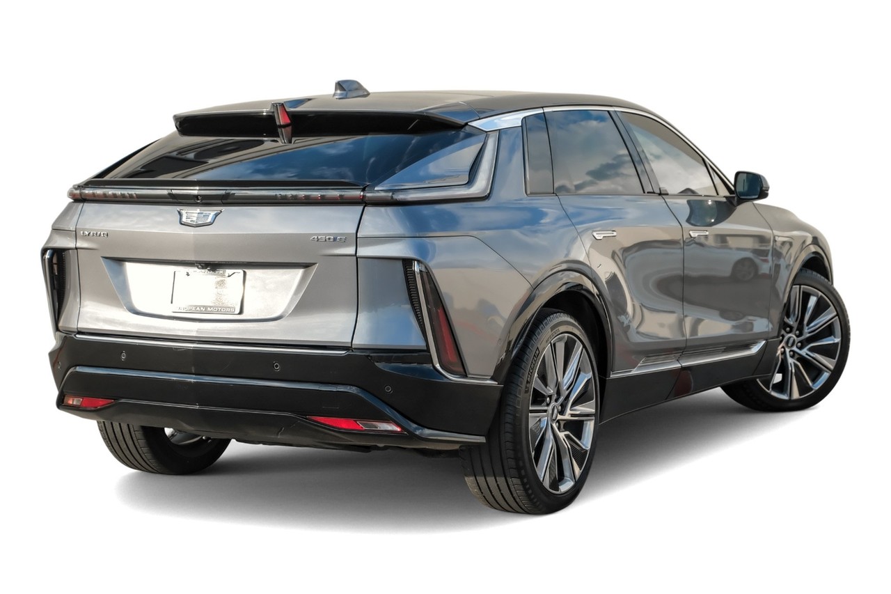 Cadillac LYRIQ Vehicle Main Gallery Image 09