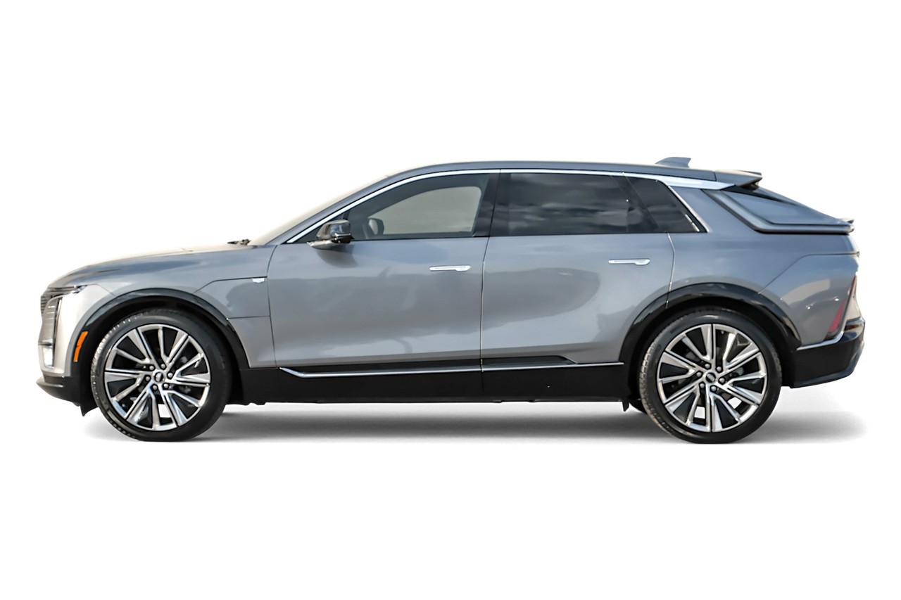 Cadillac LYRIQ Vehicle Main Gallery Image 12