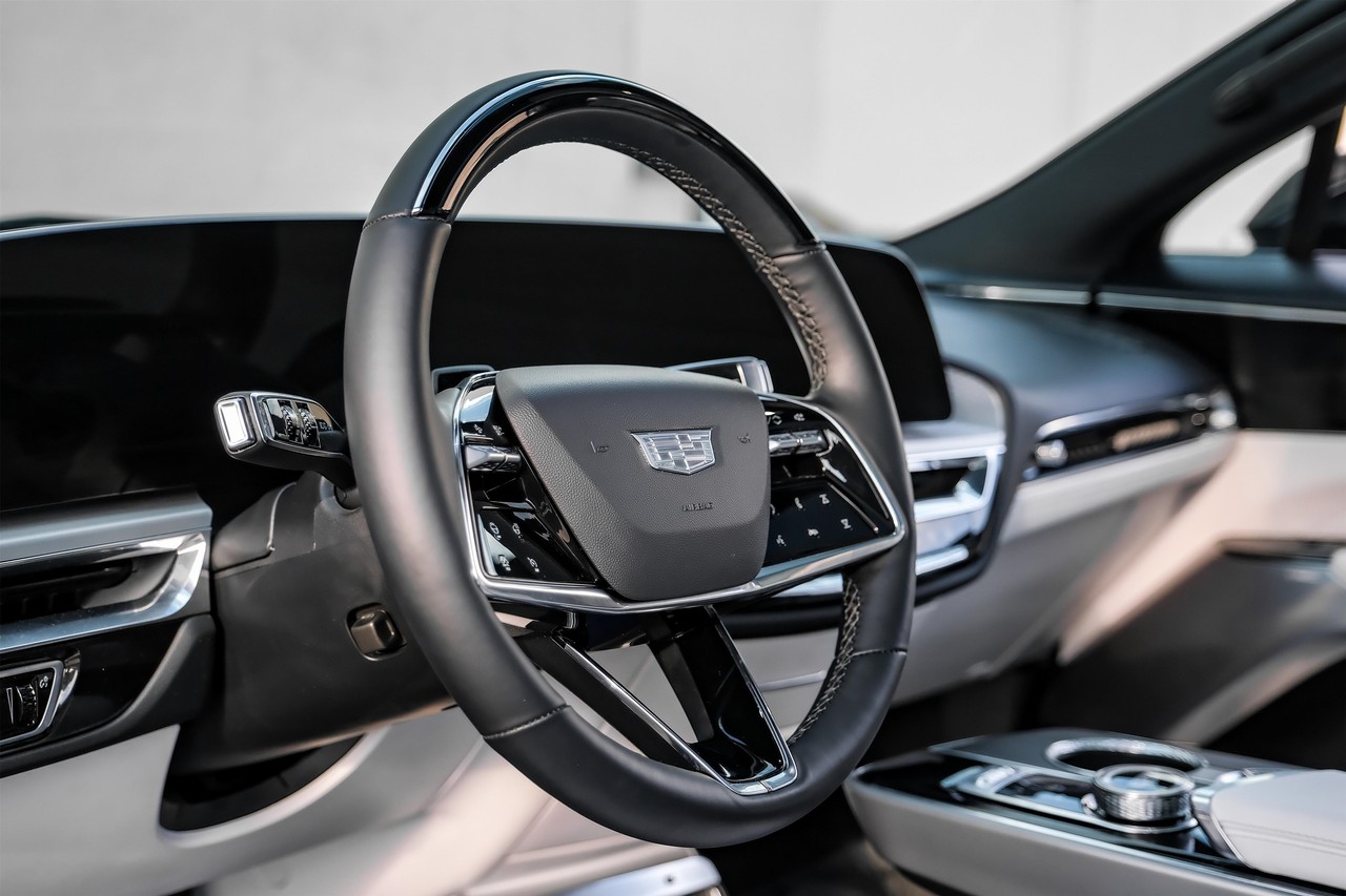 Cadillac LYRIQ Vehicle Main Gallery Image 16