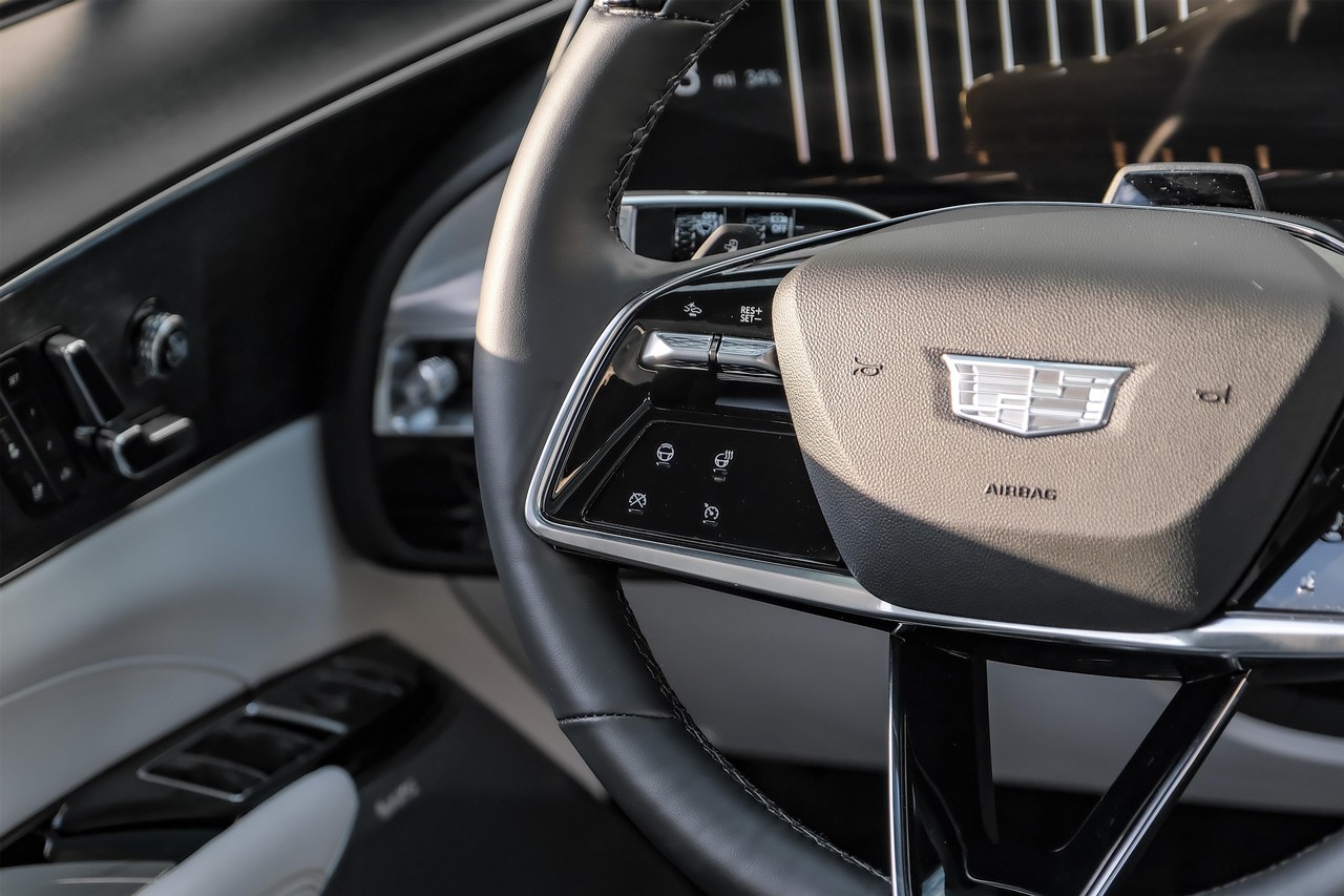 Cadillac LYRIQ Vehicle Main Gallery Image 17