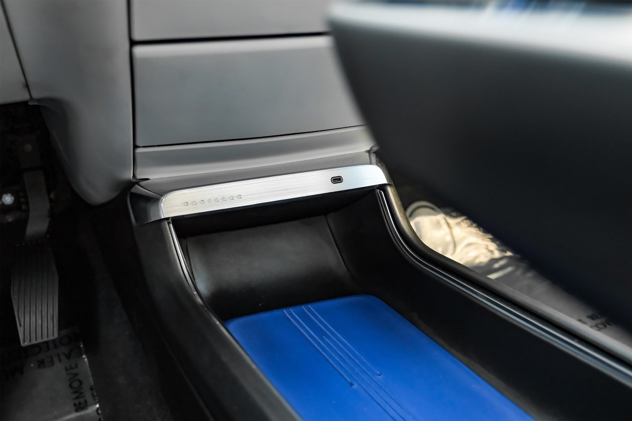 Cadillac LYRIQ Vehicle Main Gallery Image 24