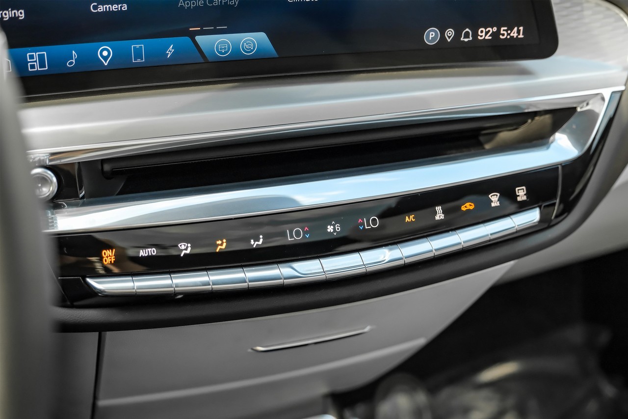 Cadillac LYRIQ Vehicle Main Gallery Image 26