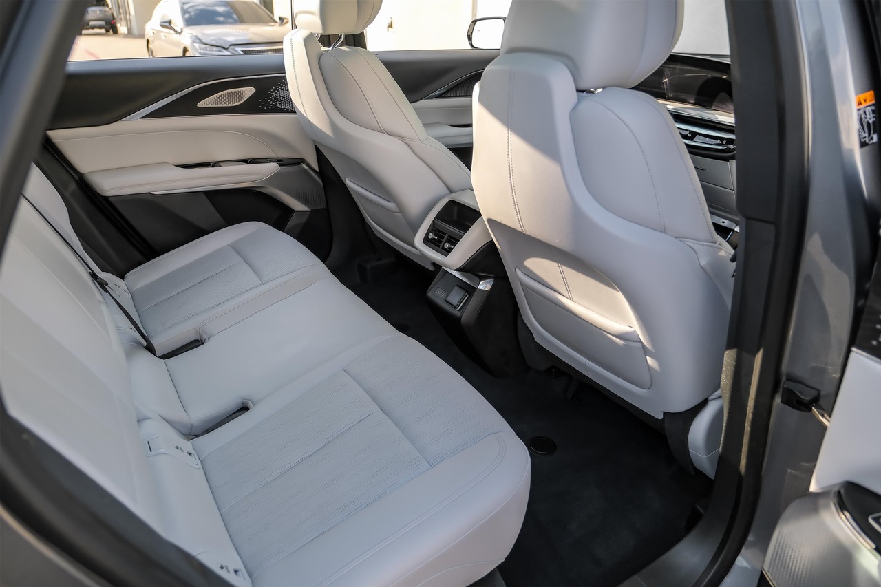 Cadillac LYRIQ Vehicle Main Gallery Image 41