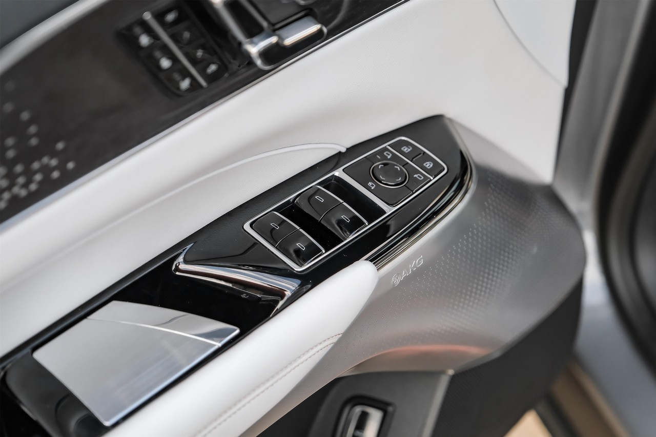 Cadillac LYRIQ Vehicle Main Gallery Image 48