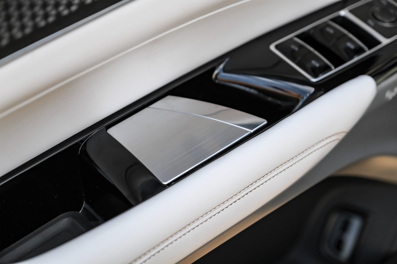 Cadillac LYRIQ Vehicle Main Gallery Image 54