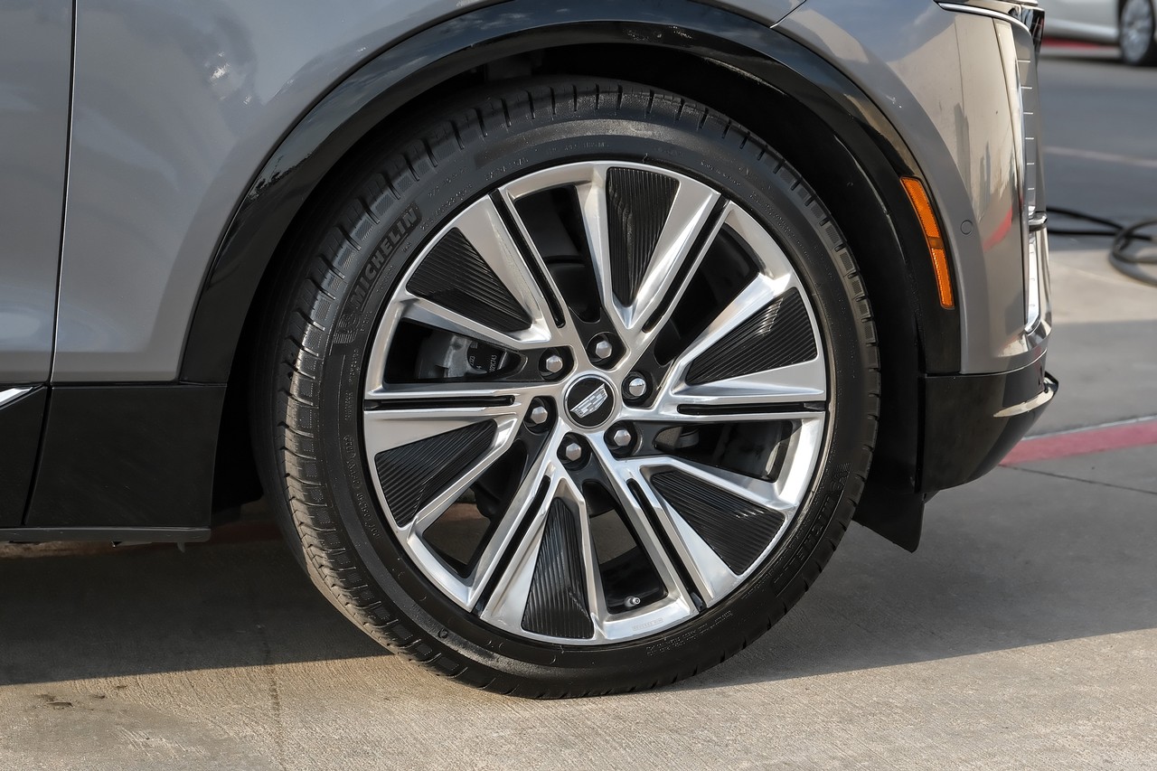 Cadillac LYRIQ Vehicle Main Gallery Image 65
