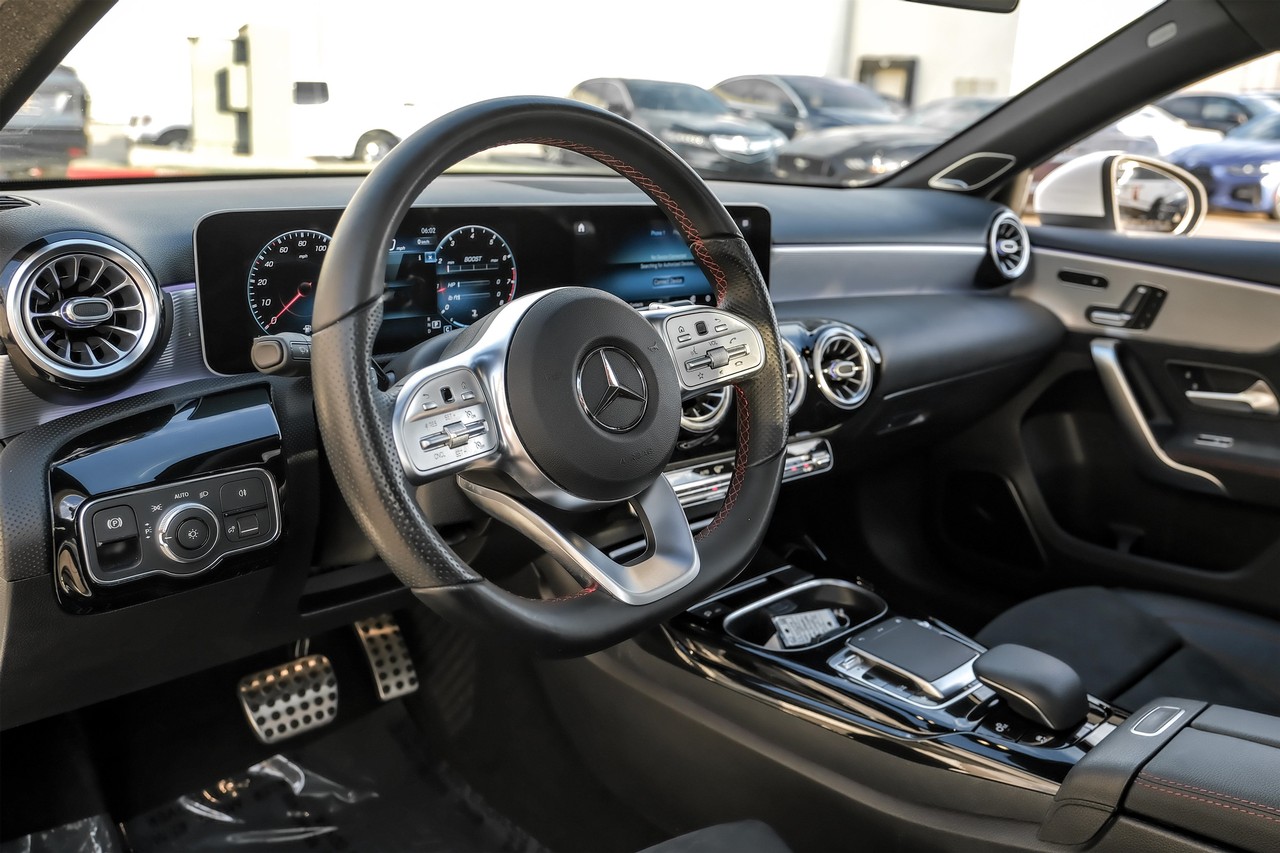 Mercedes-Benz A-Class Vehicle Main Gallery Image 03